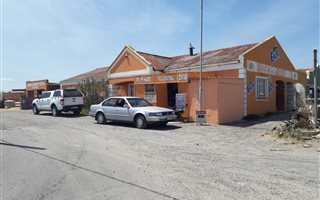 6 Bedroom House in Philippi