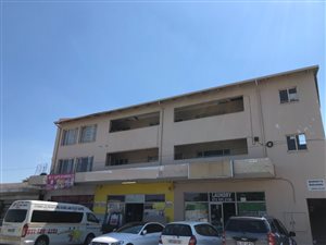 2 Bed Apartment in Witpoortjie