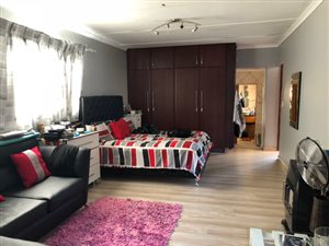 1 Bed Apartment in Florida Glen
