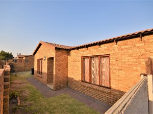 3 Bed Townhouse in Krugersdorp Central