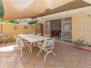 3 Bed House in Somerset West Central