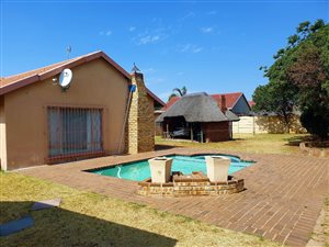 3 Bed House in Helikon Park