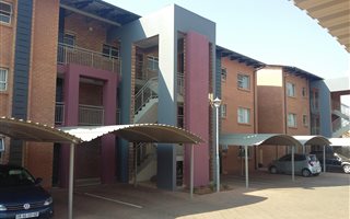 2 Bedroom Apartment in Montana Park
