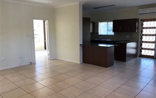 3 Bedroom Simplex in Beacon Bay