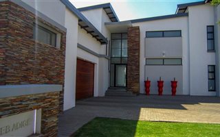 4 Bedroom House in Midstream Ridge Estate