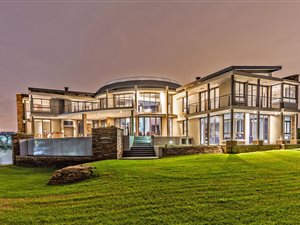 4 Bed House in Mooikloof Heights