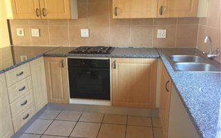 3 Bedroom Simplex in Mooikloof Equestrian Estate
