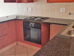 2 Bed Townhouse in Hazeldean (Silverlakes Surroundings)