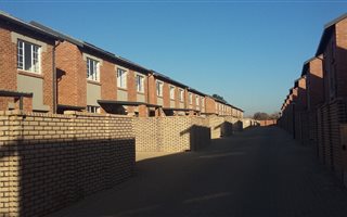 2 Bedroom Townhouse in Raslouw