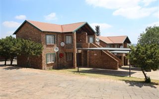 2 Bedroom Townhouse in Rietvalleirand