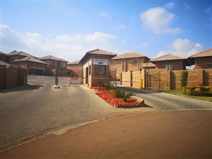 2 Bed Apartment in Paramount Estate