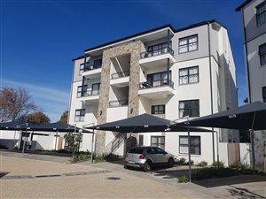 1 Bed Apartment in Paardevlei