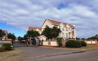2 Bedroom Duplex in Hesteapark