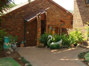 3 Bed House in Waterkloof Glen