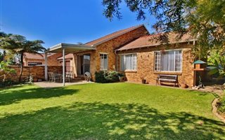 3 Bedroom Cluster in Honeydew Manor