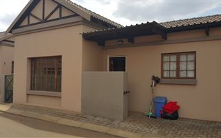 2 Bedroom House in Waterval East
