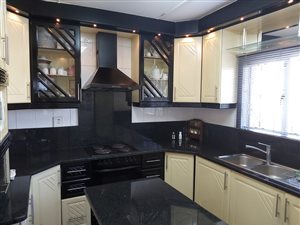 3 Bed House in Umhlatuzana