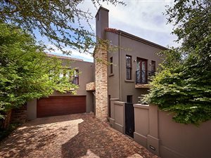 3 Bedroom House in Carlswald North Estate