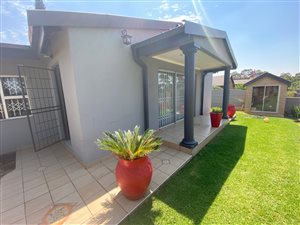 5 Bed House in Mackenzie Park