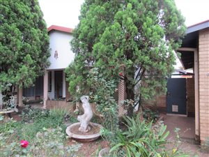 4 Bed House in Vanderbijlpark CE5