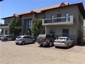 527 m² Office Space in Noordwyk