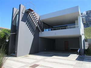3 Bed House in Voelklip
