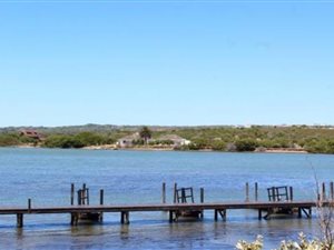 902 m² Land available in Kromme River