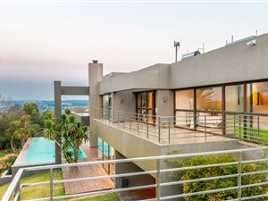 5 Bed House in Bryanston