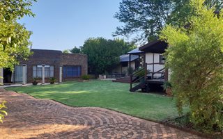 4 Bedroom House in Bergsig