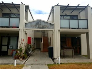 2 Bedroom Apartment in Parow Central