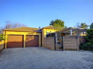 2 Bed Townhouse in Honeydew Manor