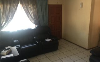 2 Bedroom House in Ivy Park