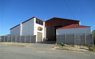 400 m² Commercial space in Struisbaai