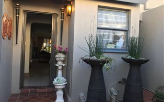 3 Bedroom House in Waterkloof Heights