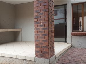 2 Bed Townhouse in Mooikloof Equestrian Estate