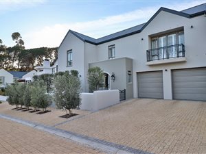 4 Bed House in Brandwacht