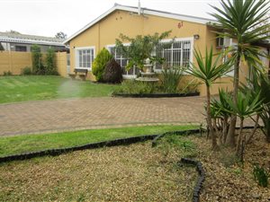 4 Bed House in Bothasig