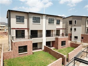 3 Bed Apartment in Wilgeheuwel