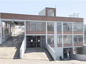 693 m² Commercial space in Park Hill