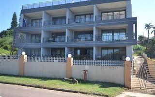 3 Bedroom Apartment in Blythedale Beach