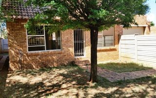 2 Bedroom Townhouse in Spitskop
