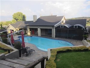 4 Bed House in Dewetshof