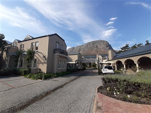 1632 m² Land available in Franschhoek