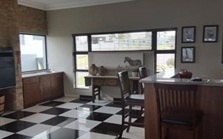 4 Bedroom House in Bankenveld