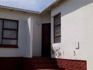 3 Bedroom House in Kwamagxaki