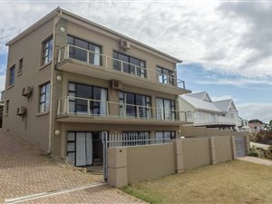 7 Bed House in Tergniet