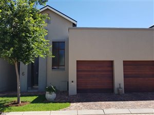 3 Bed Duplex in Heritage Hill