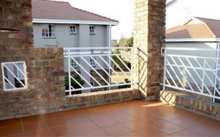 2 Bedroom Townhouse in Elarduspark