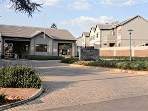 3 Bed Townhouse in Rynfield AH