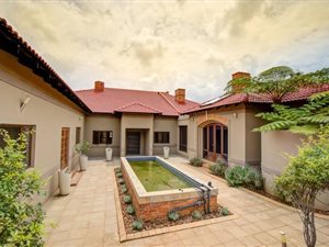 5 Bed House in Mooikloof Equestrian Estate